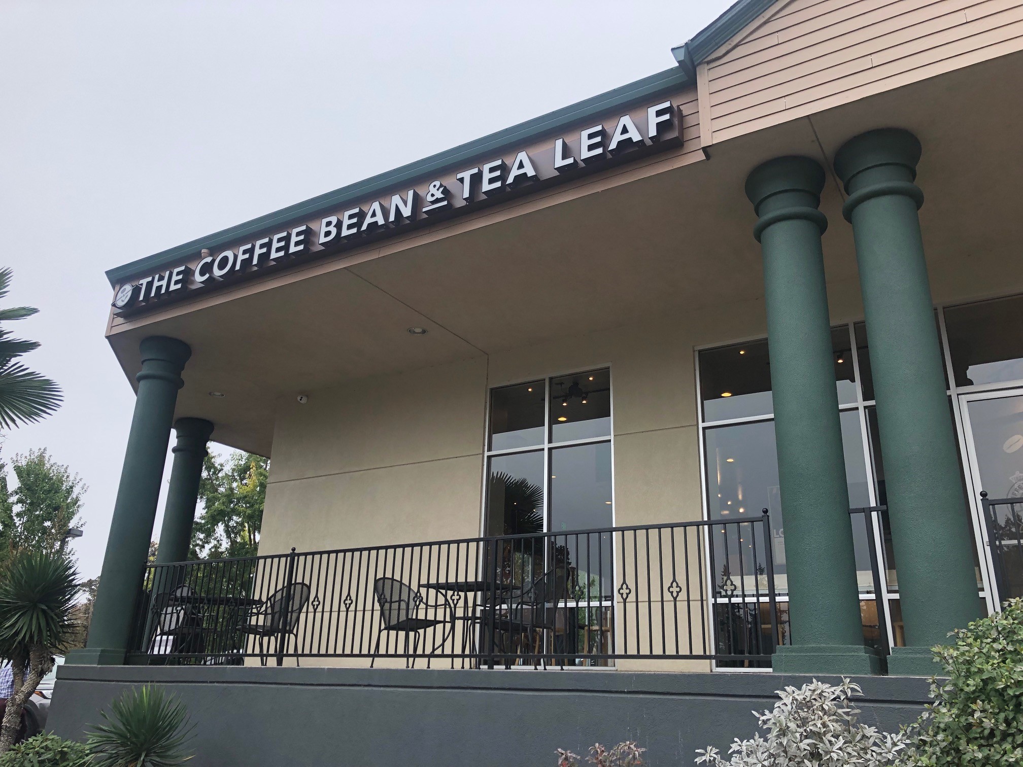 Coffee Shops in Lake Oswego 97034 The Coffee Bean & Tea Leaf