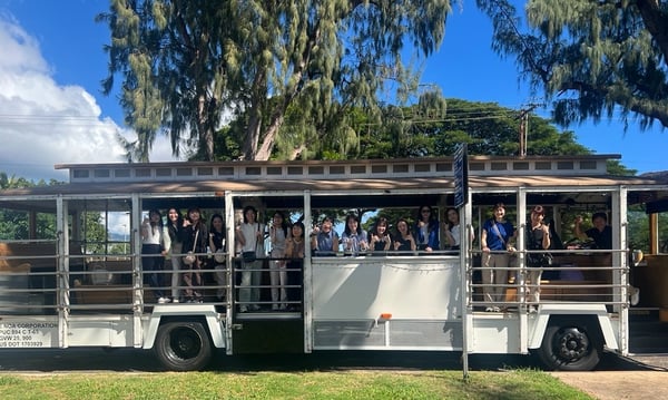 ハワイ視察・トロリー貸切の様子