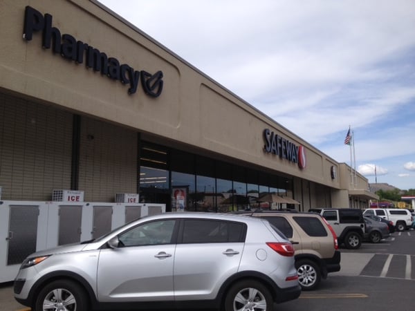 Safeway Store Front Picture at 320 Midway Ave in Grand Coulee WA