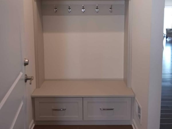 Richmond - Custom closets - Entry way cabinets and drawers with hooks