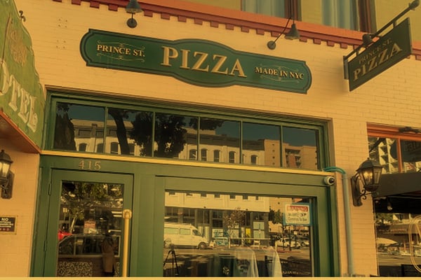 San Diego-Gaslamp pizzeria store front