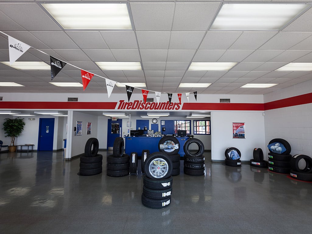 Tire Discounters Winton Road tires, alignment, brakes, autoglass in Cincinnati, OH