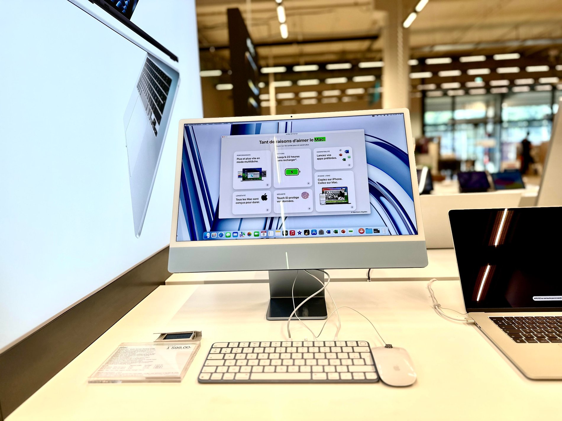 Ordinateur Apple IMac sur table Apple chez Boulanger sarcelles
