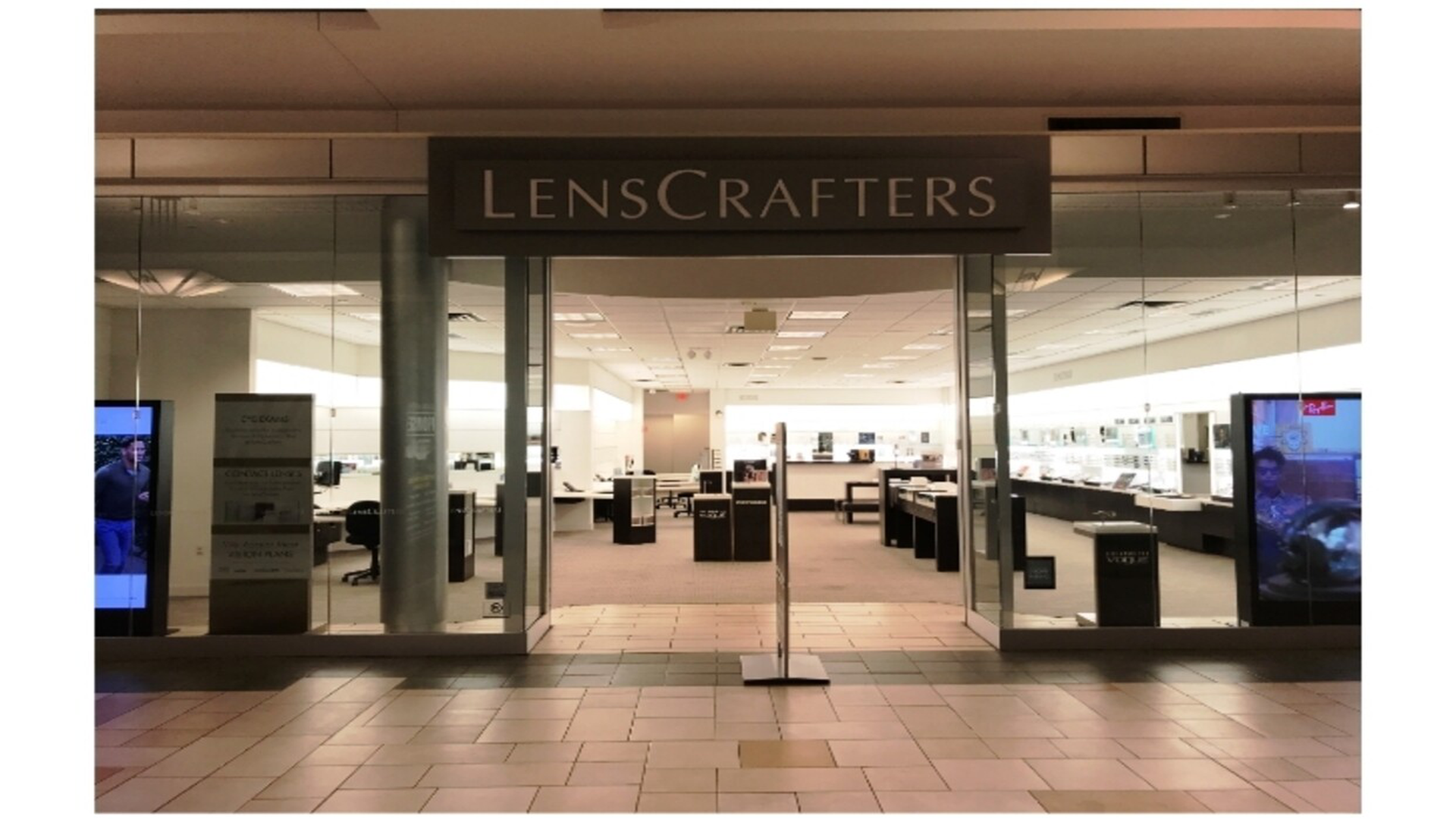 lenscrafters with onsite lab