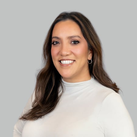 Karen Mendoza Advisor Headshot image