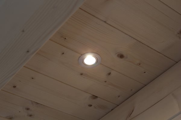 LED Beleuchtung in Holzdecke