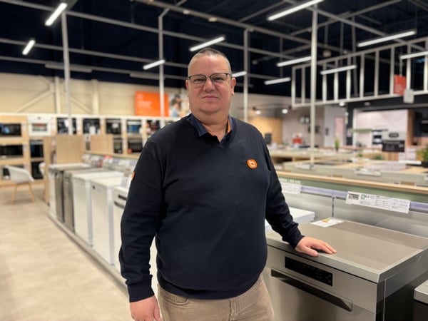 Fred, vendeur électroménager dans votre magasin Boulanger Englos