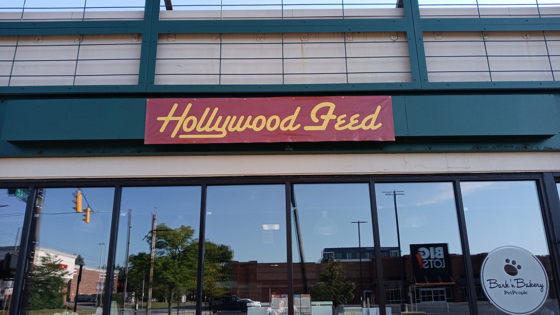 Hollywood Feed Grandview: {KEYWORDS} in Columbus, OH