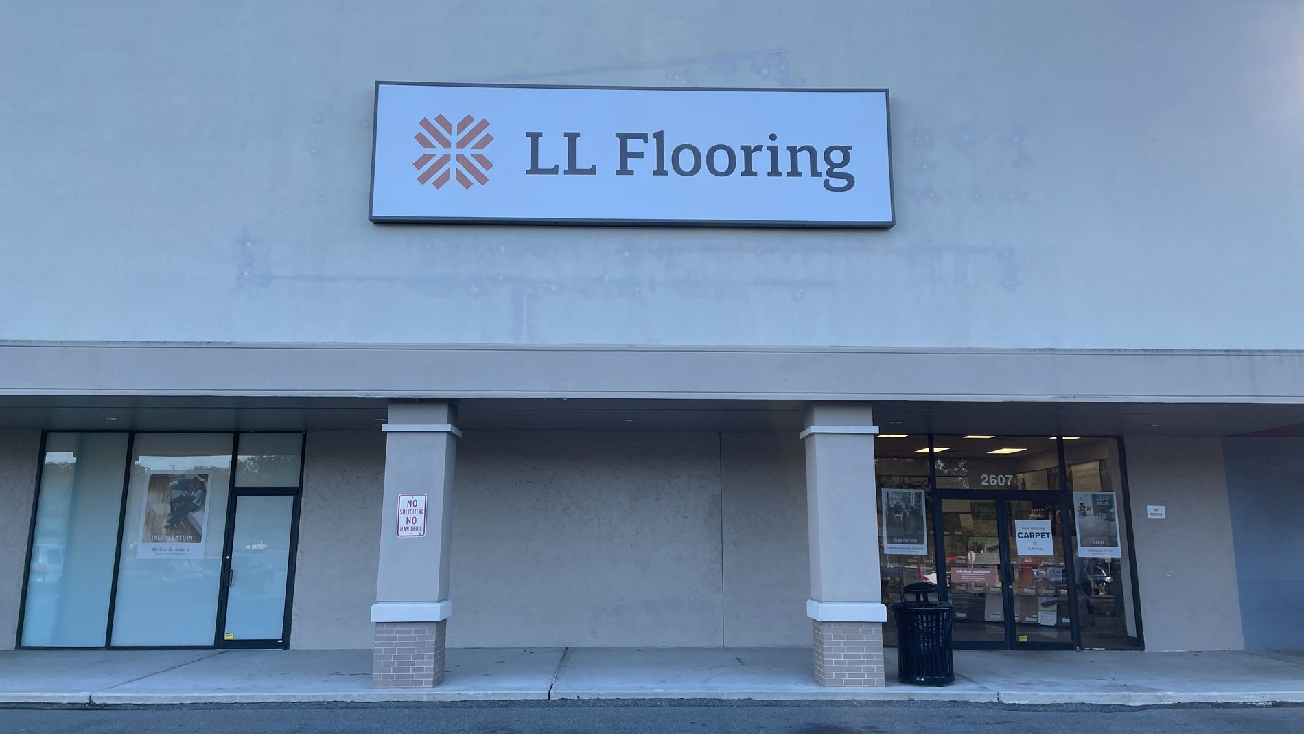 LL Flooring #1385 Gainesville | 2607 NW 13th Street | Storefront
