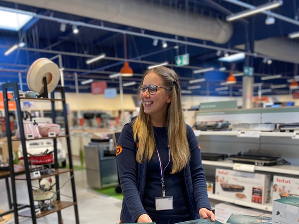 Sandrine, équipière client du magasin Boulanger Vendenheim Reichstett