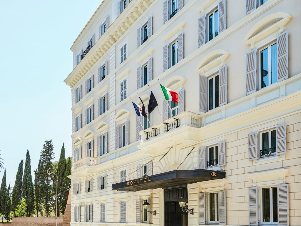 hotels near roma termini railway station