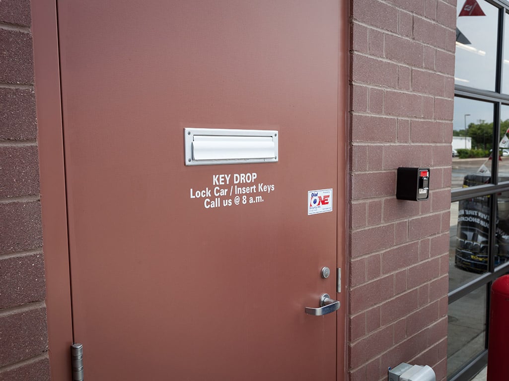 Tire Discounters Beechmont III tires, alignment, brakes, autoglass in