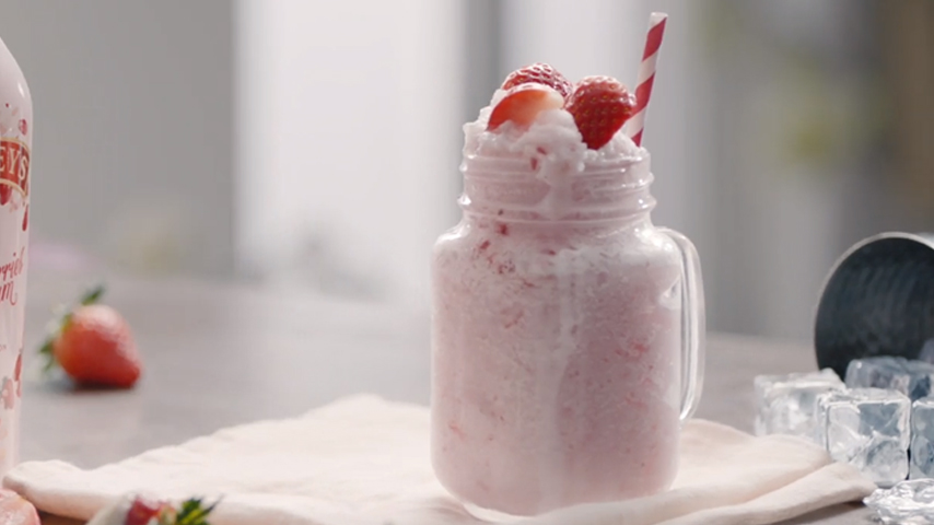 Baileys Strawberries and Cream Milkshake - Strawberry Vodka Milkshake 