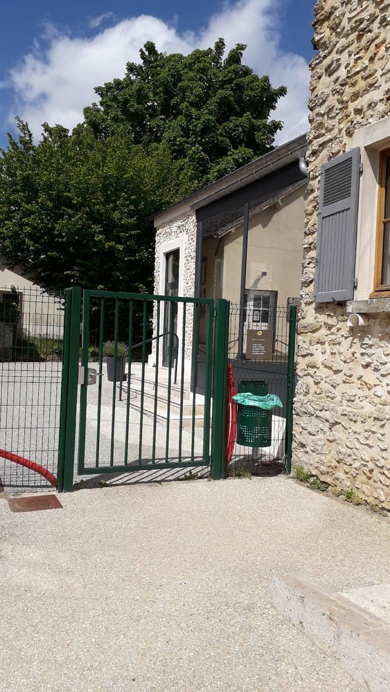 Photo du point La Poste Agence Communale CONDE SUR VESGRE Mairie