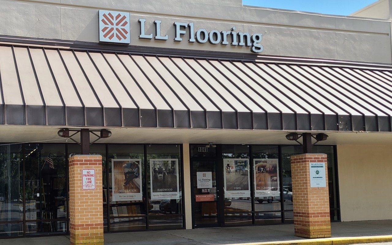 LL Flooring #1357 Brandon | 1045 West Brandon Boulevard | Storefront