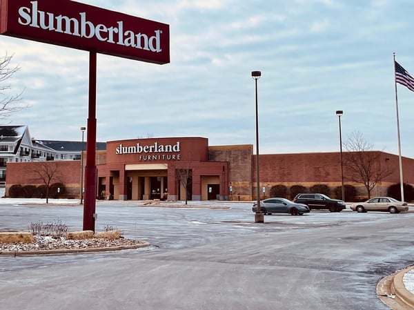 Slumberland Furniture Store in Cedar Rapids,  IA - Storefront street view