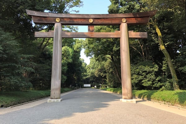 ＜05_参道と大鳥居キャプション＞