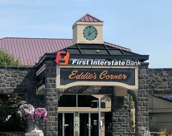 Exterior image of First Interstate Bank in Bend, Oregon.