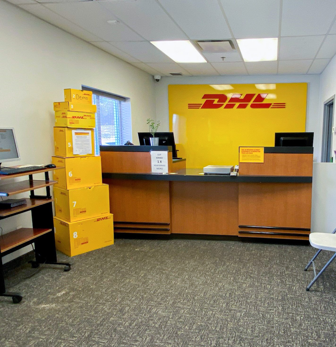 DHL hero section