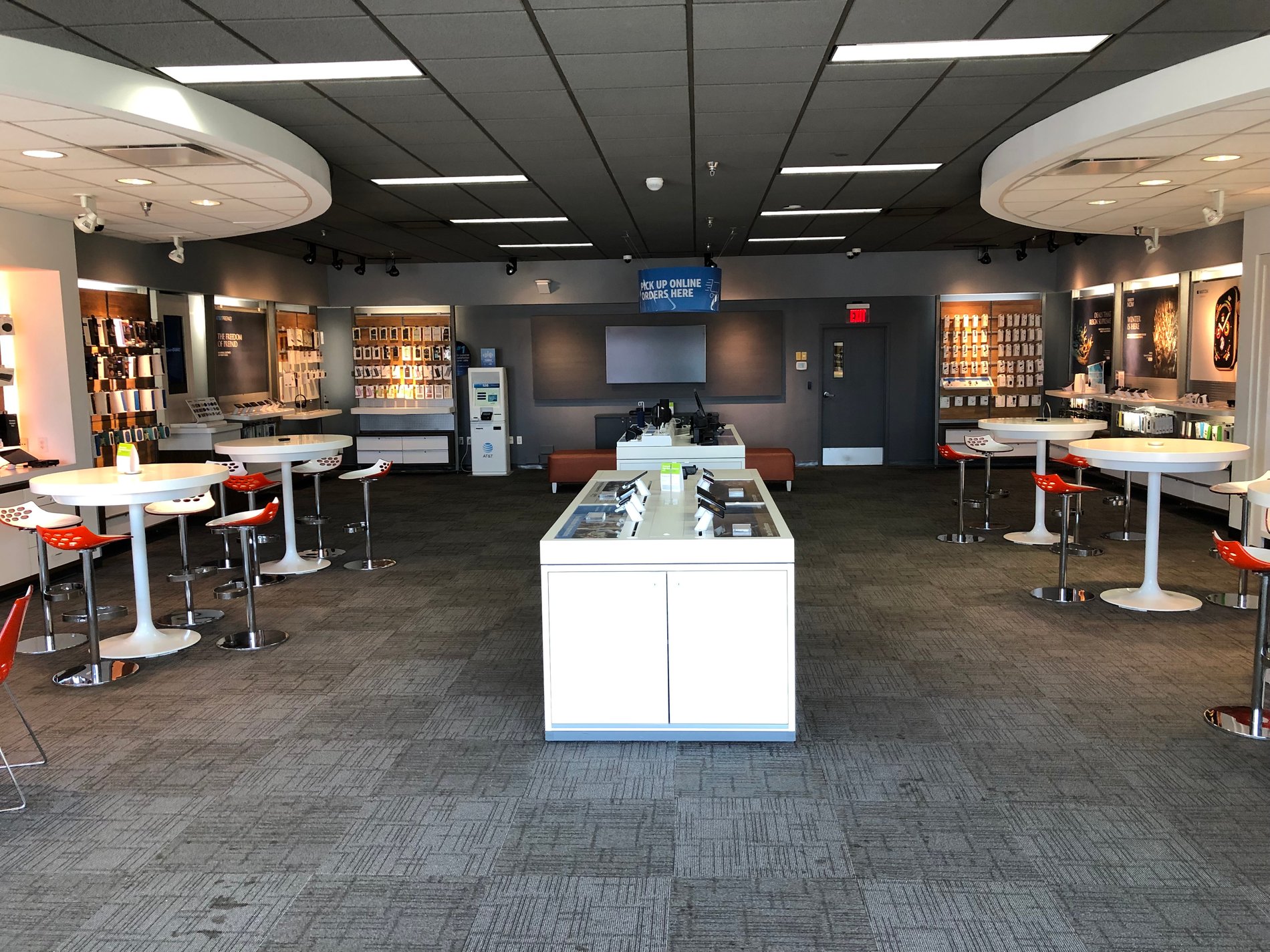 AT&T Store Wedgewood Lane Maple Grove, MN Get the new iPhone 11!