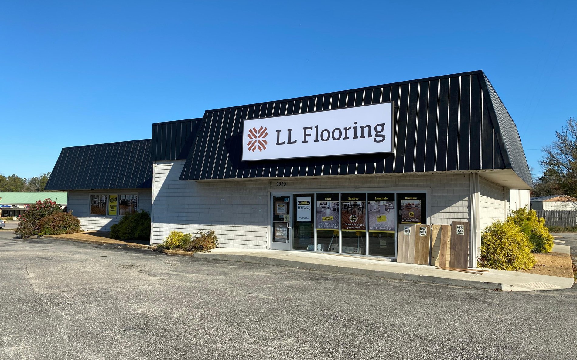LL Flooring #1274 North Chesterfield | 9990 Robious Road | Storefront