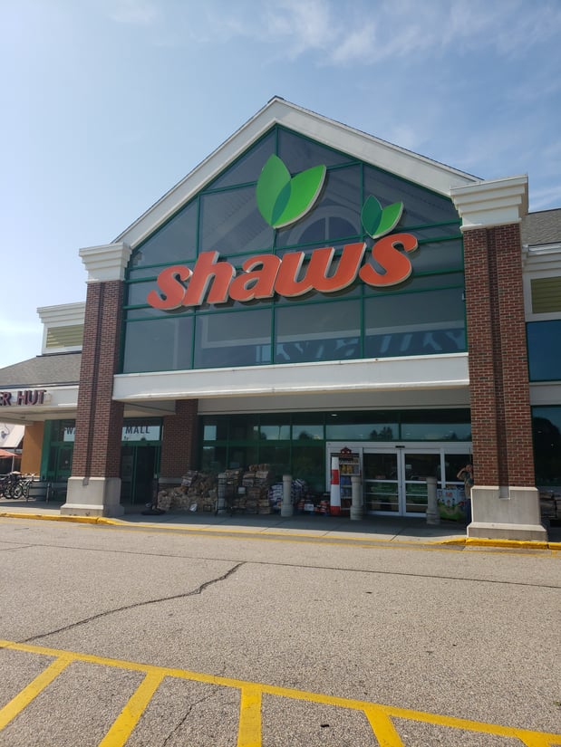 Shaw's Store Front Picture - 160 Old Tower Hill Rd in Wakefield RI