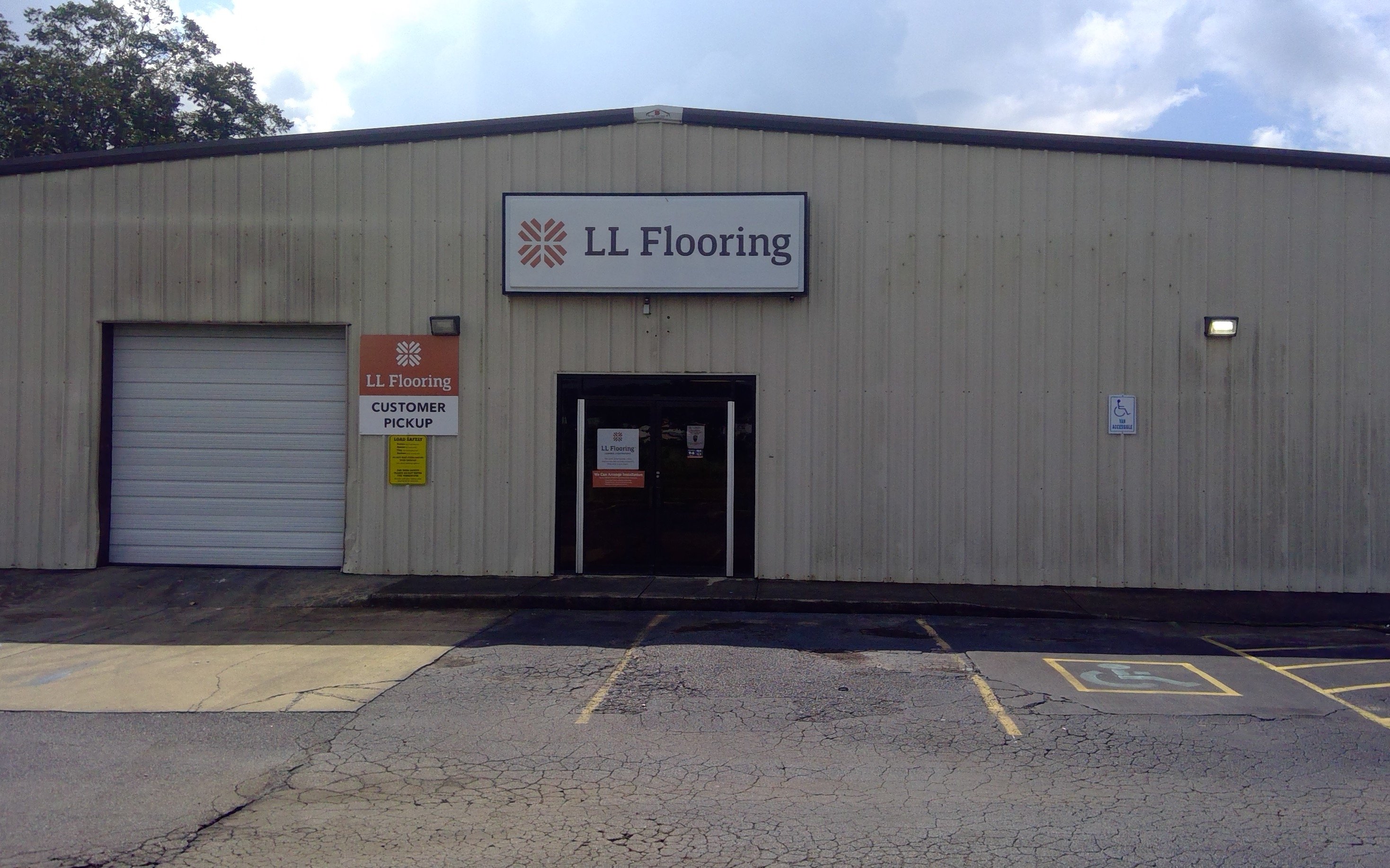 LL Flooring #1206 Birmingham | 1805 Tin Valley Circle | Storefront