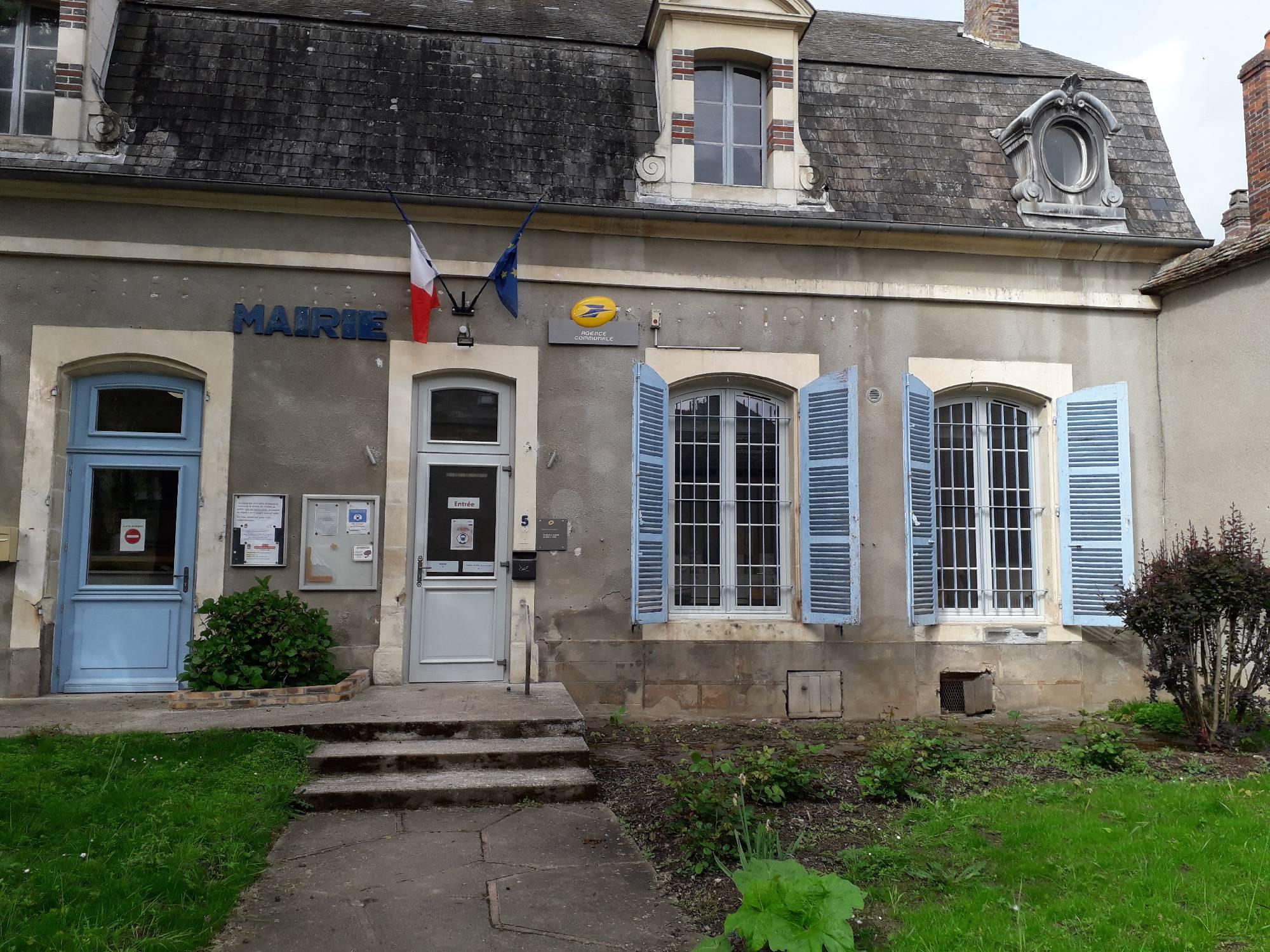 La Poste Agence Communale ST AMAND EN PUISAYE Mairie (58310) La Poste La Poste Agence Communale ST AMAND EN PUISAYE Mairie (58310) La Poste