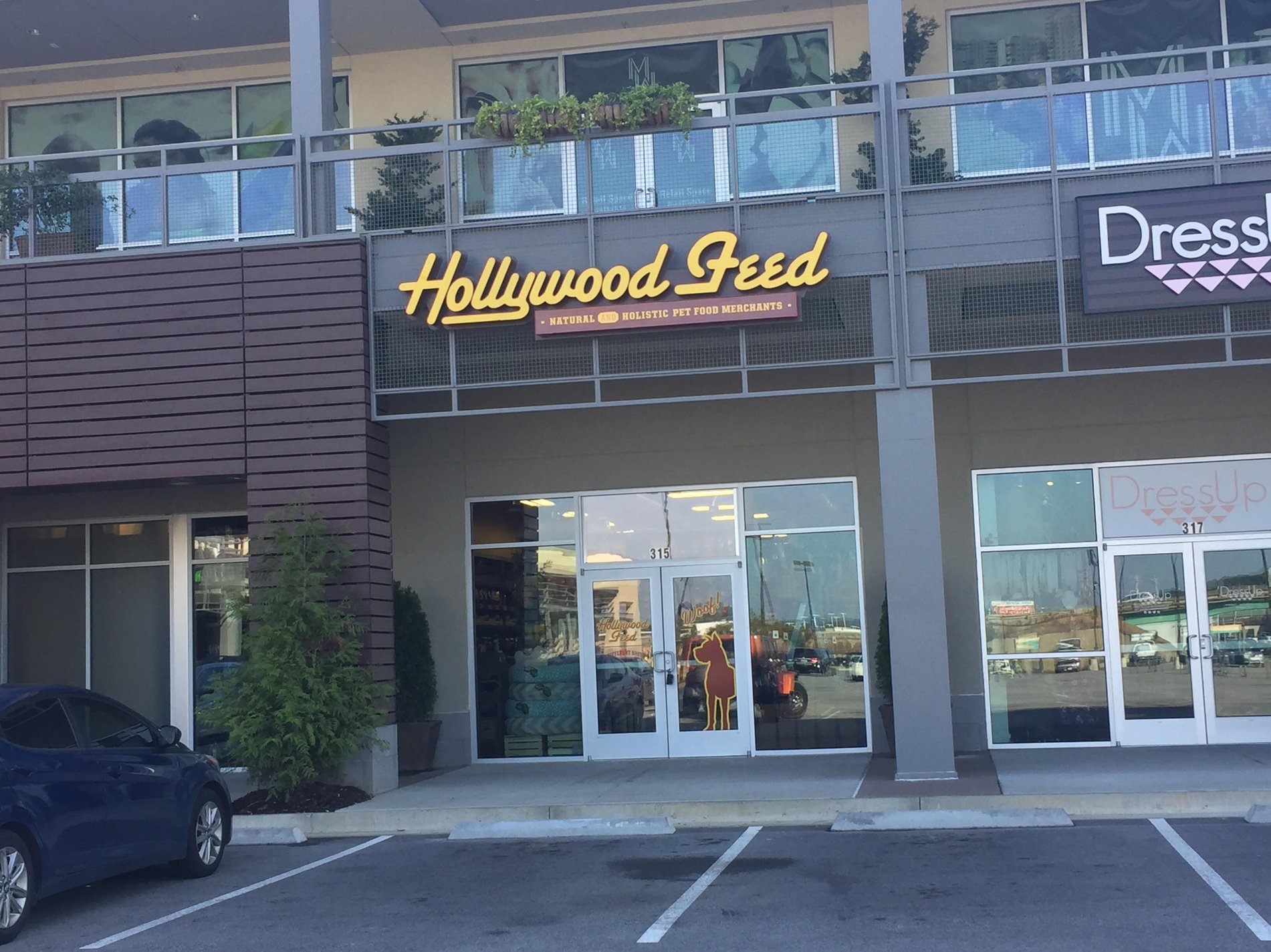 Hollywood Feed Merchant's Walk: {KEYWORDS} in Huntsville, AL