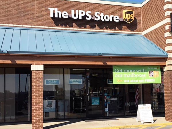 Facade of The UPS Store Oakwood Commons in Hermitage