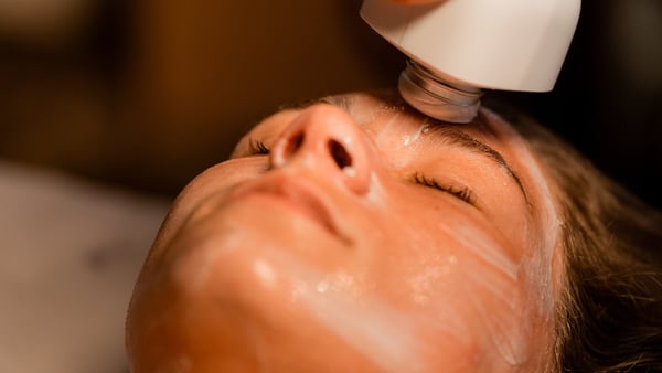 Glacial Skin CryoAesthetics system that uses the power of precision
cooling to brighten and stimulate healthy, youthful skin.