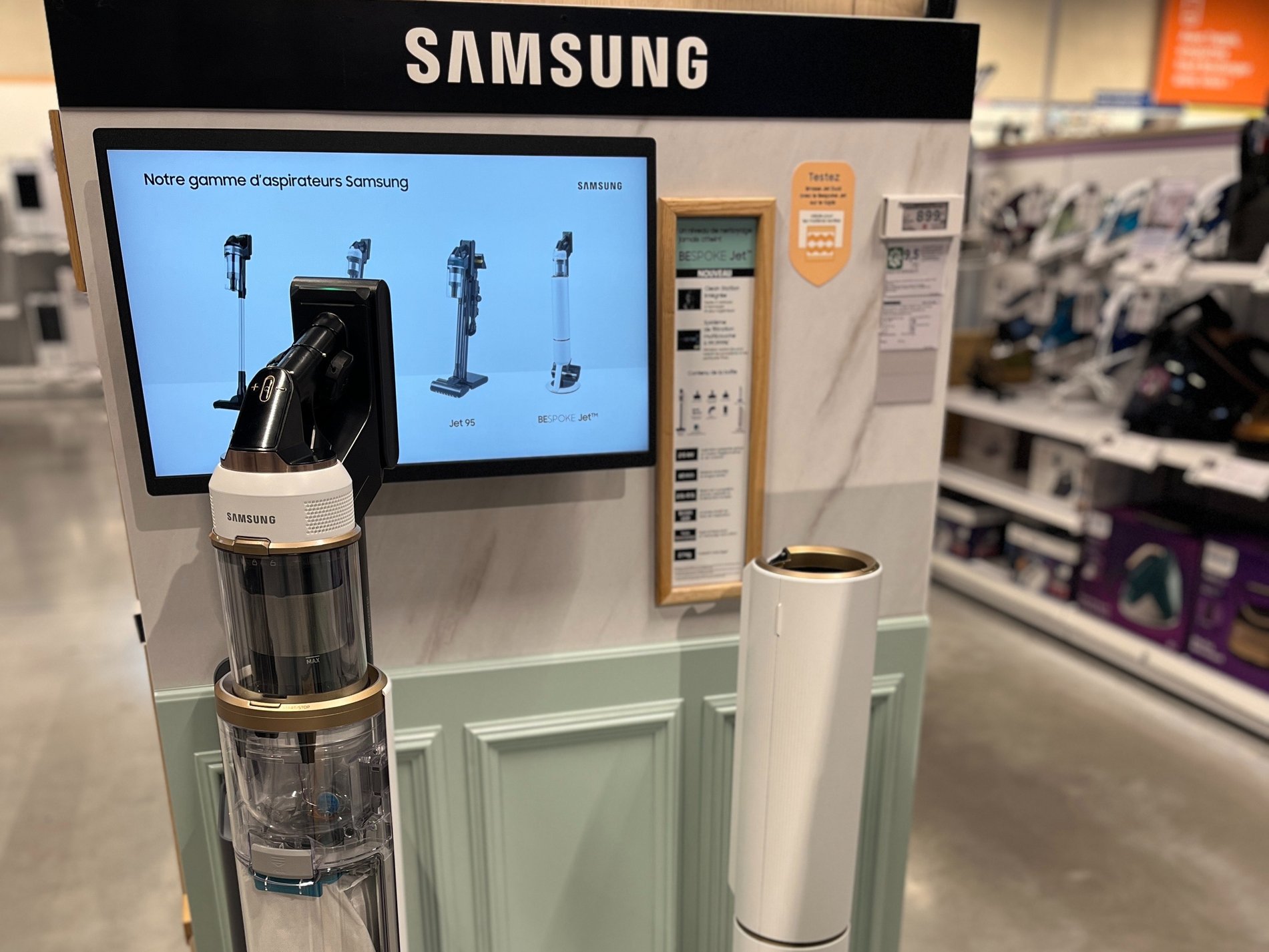 Aspirateur Balai Samsung du magasin Boulanger Arras