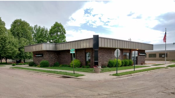 Exterior image of First Interstate Bank in Freeman, SD.
