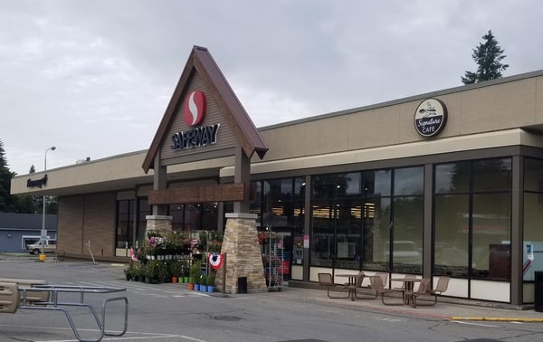 Safeway Store Front Picture at 1001 N 4th St in Coeur D'Alene ID