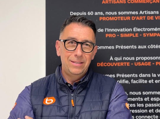 Directeur de magasin.