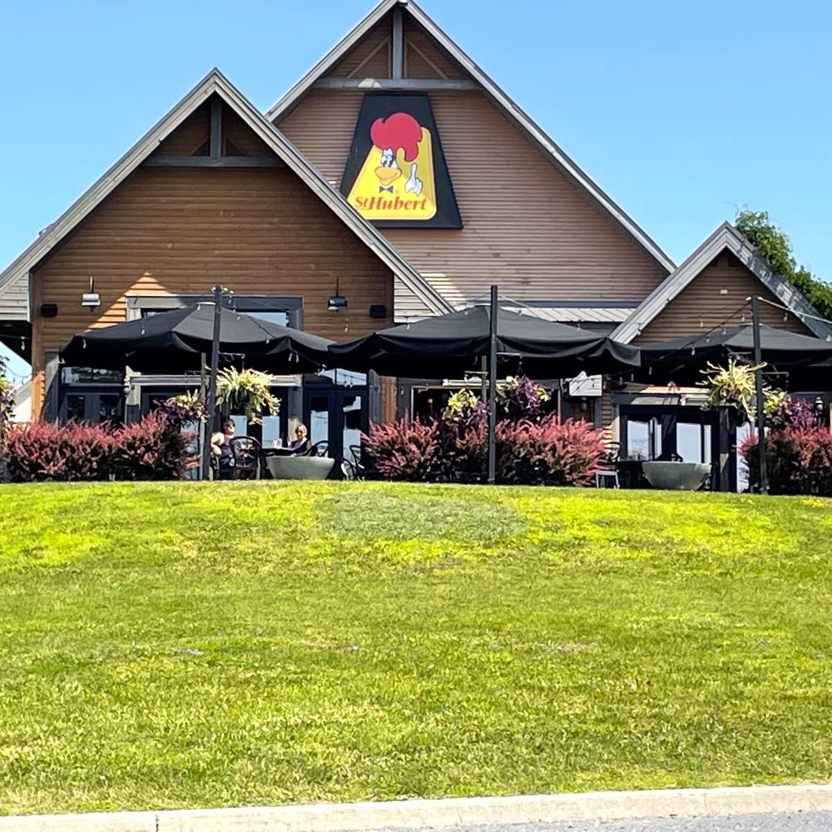 Rôtisserie St-Hubert -  Bromont