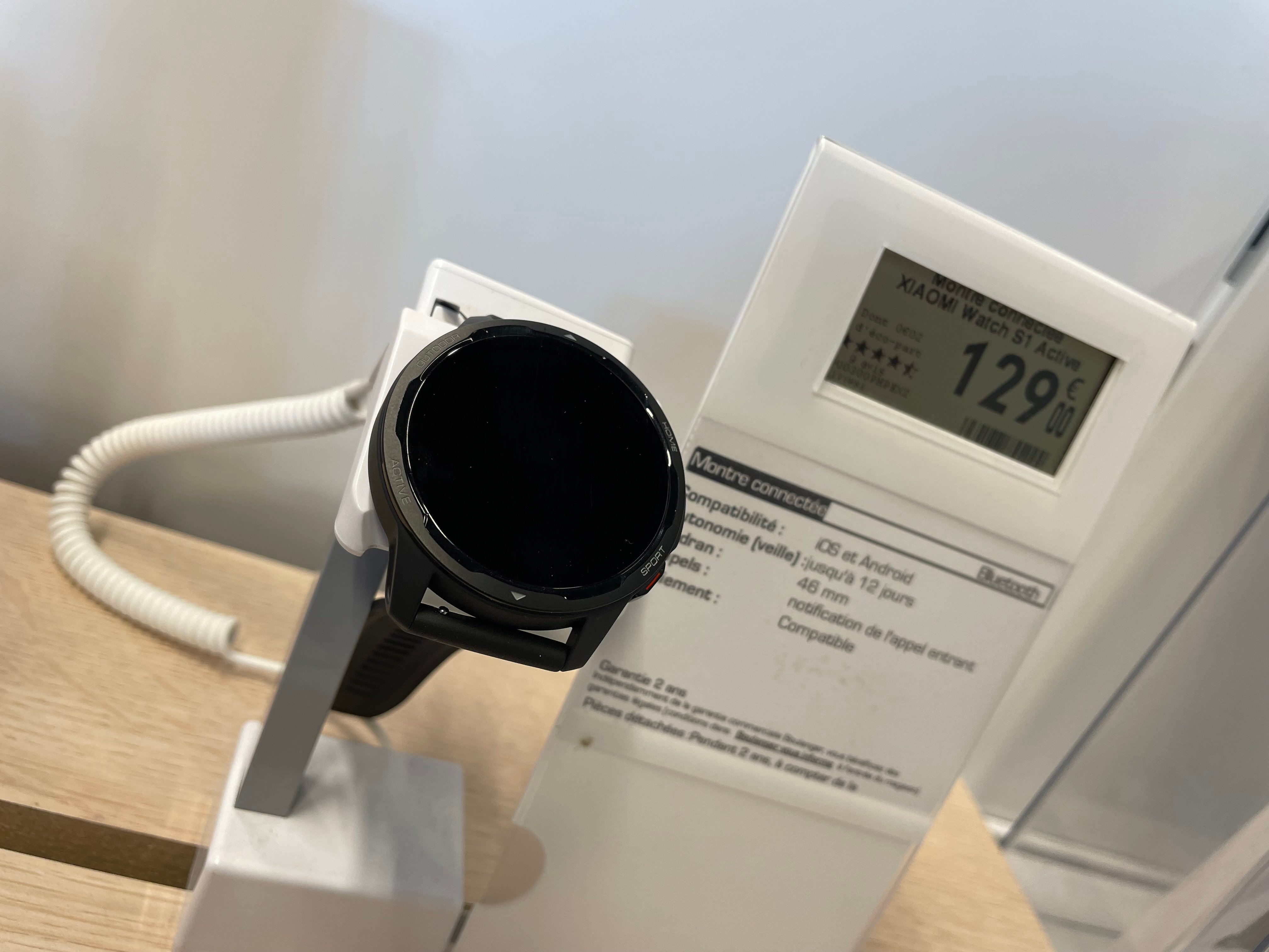 Univers de la montre connectée Xiaomi chez Boulanger Bourg-en-Bresse avec le modèles Mi Watch et Band 7