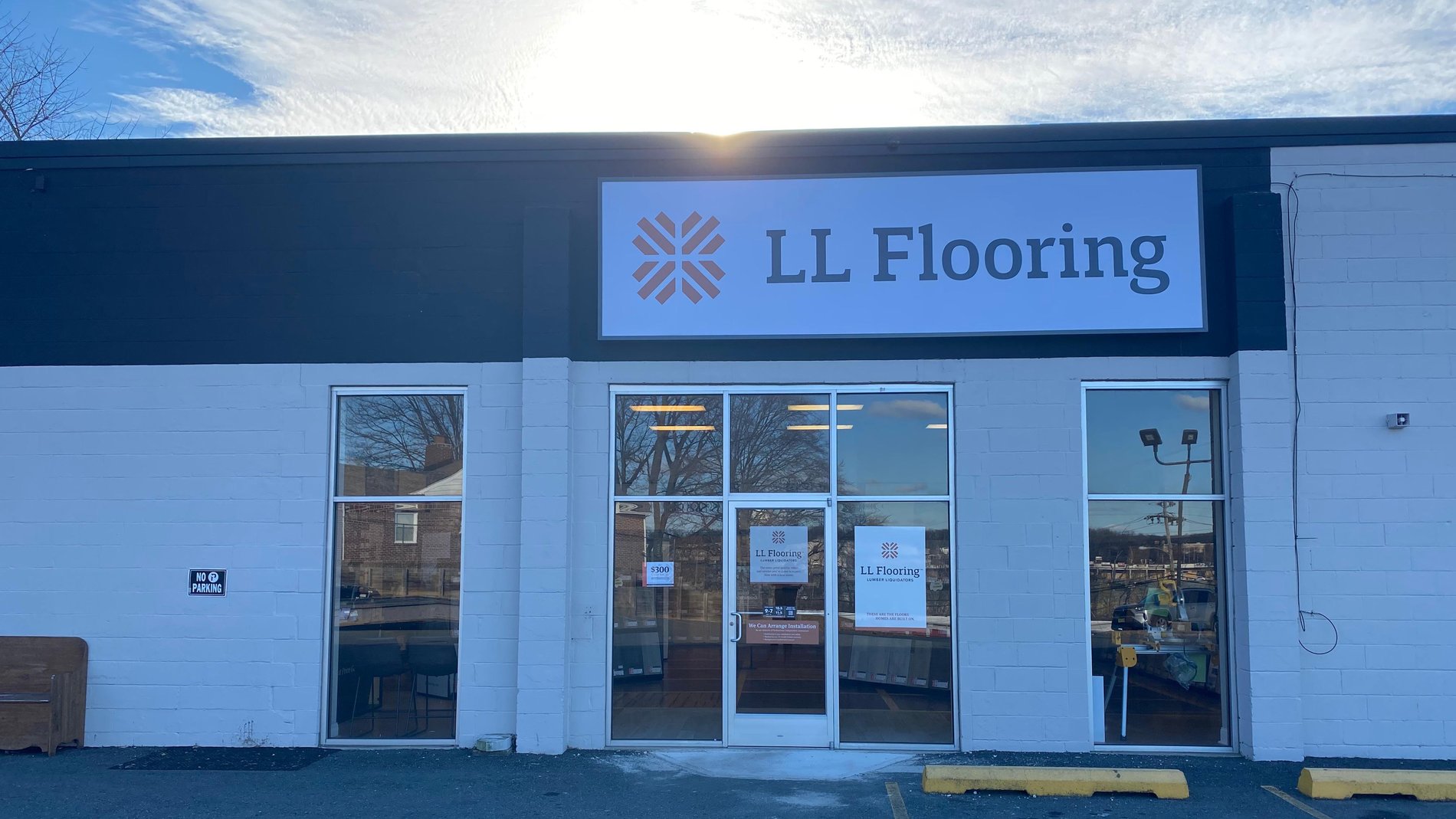 LL Flooring #1004 Claymont | 203 Naamans Road | Storefront
