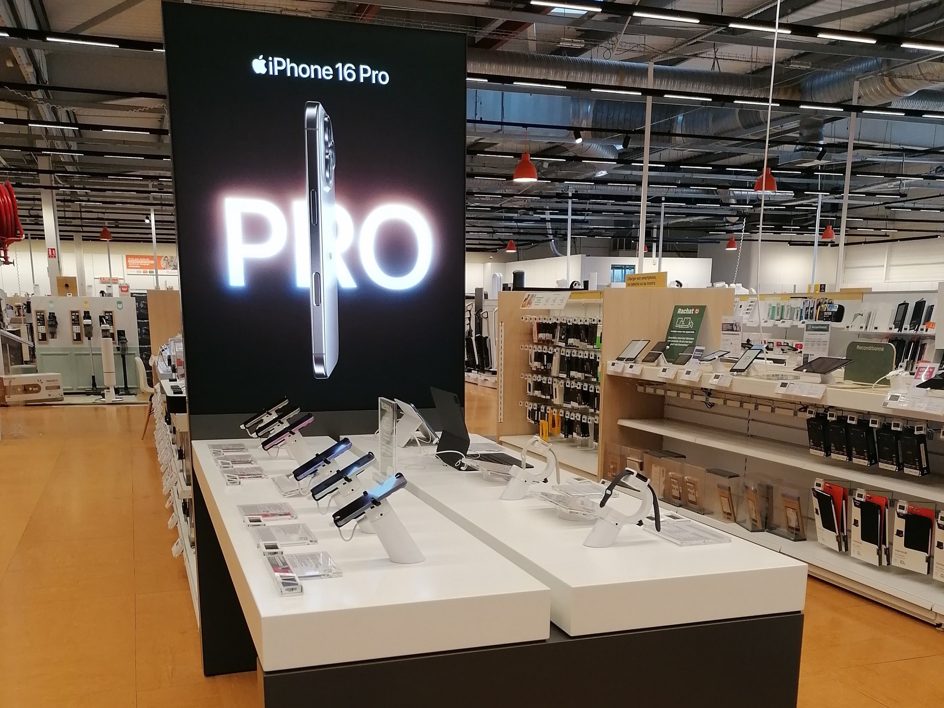 Les Iphone 16, Iphone 16 Plus, Iphone 16 Pro et Iphone 16 Pro Max chez Boulanger troyes - Saint Parres Aux tertres.