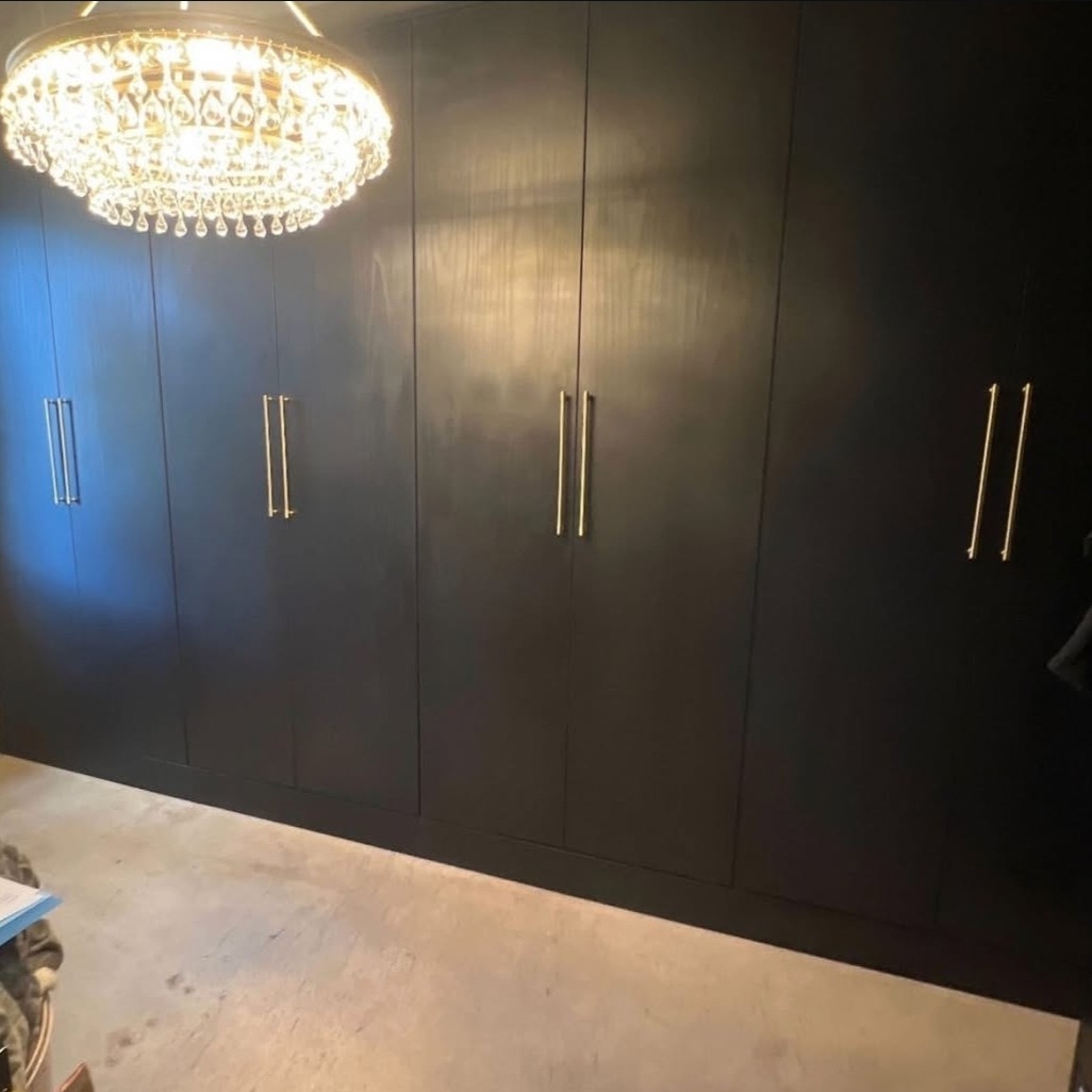 Richmond - Custom closets - Floor-to-ceiling black storage wardrobes