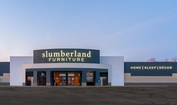 Slumberland Furniture Store in Eagan,  MN - Storefront Parking Lot view