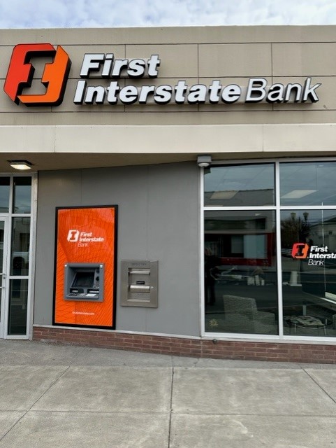 Exterior image of First Interstate Bank in Ephrata, Washington.