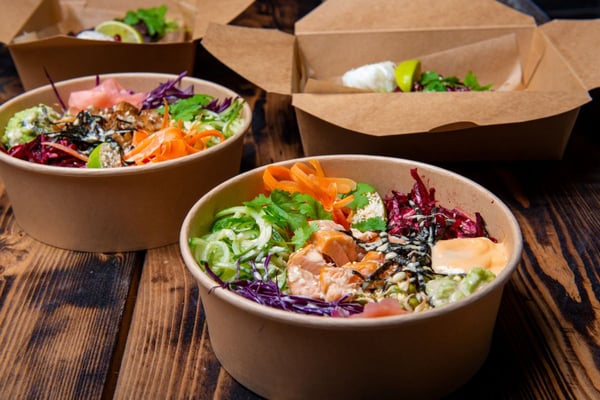 Poké bowl with smoked tuna, lettuce, cabbage, beetroot
