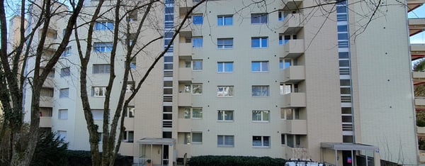 Saubere Eternitfassade nach der Behandlung