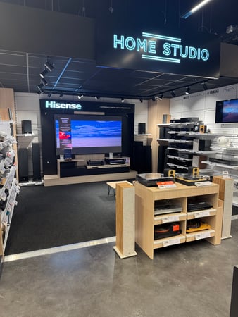 auditorium videoprojecteur laser enceinte ampli vinyle studio sonos