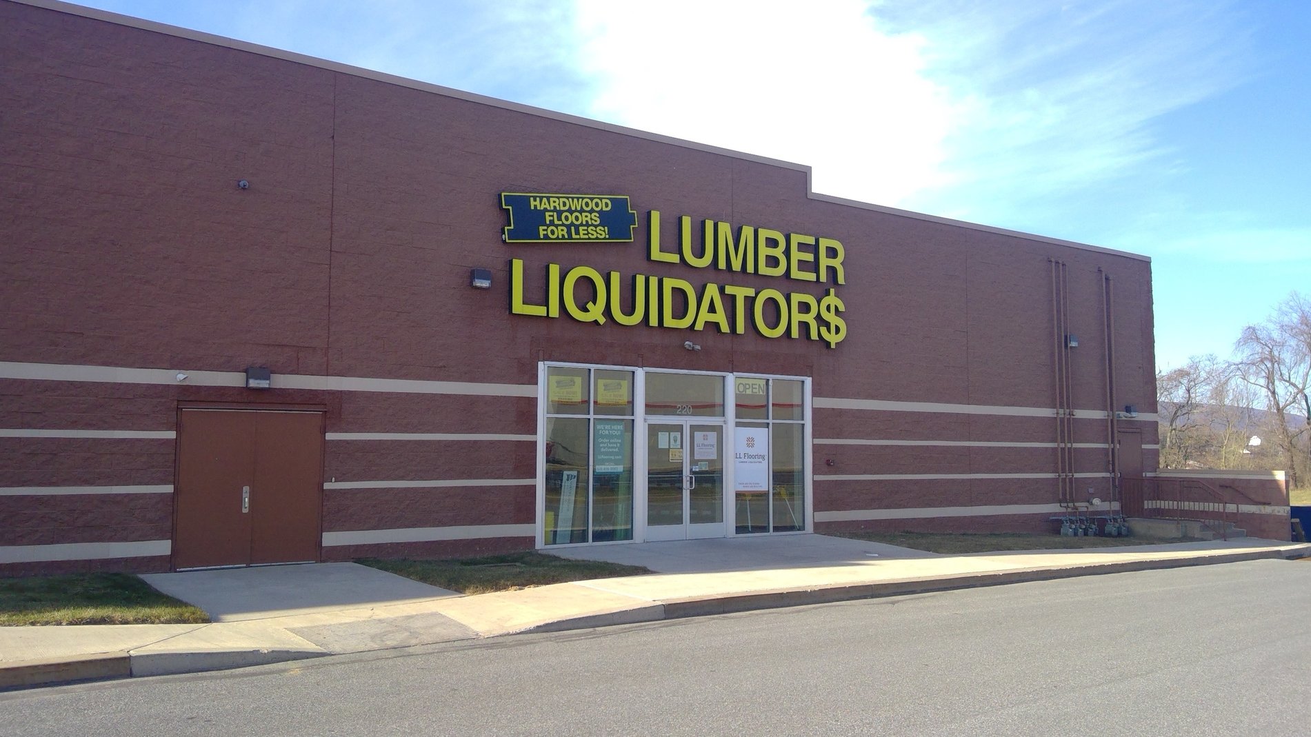 LL Flooring #1307 Muncy | 170 South Lycoming Mall Road | Storefront