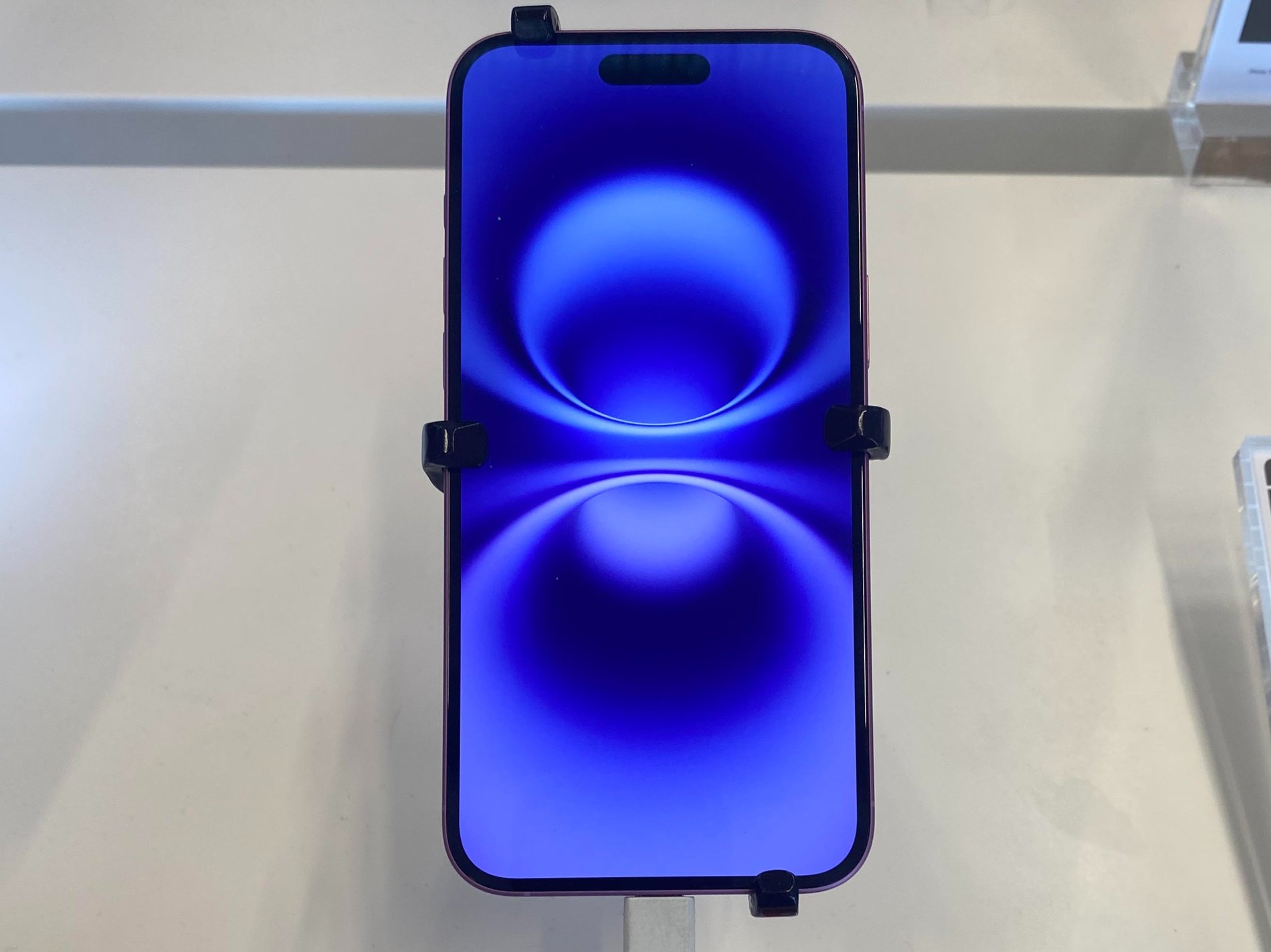 L'Iphone 16 Plus chez Boulanger troyes - Saint Parres Aux Tertres