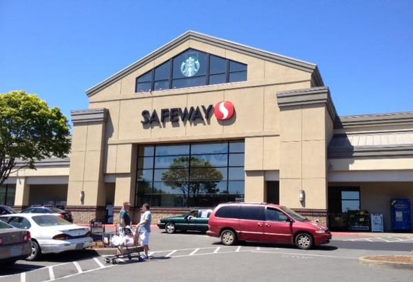 Safeway store front picture of 4101 NW Logan Rd in Lincoln City OR