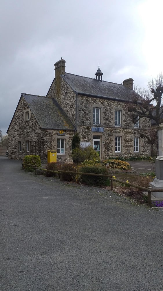 Photo du point La Poste Agence Communale ST AIGNAN DE COUPTRAIN Mairie