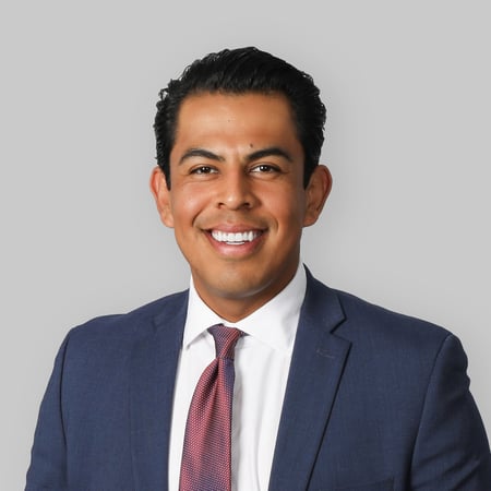 Roberto Aguayo Advisor Headshot image